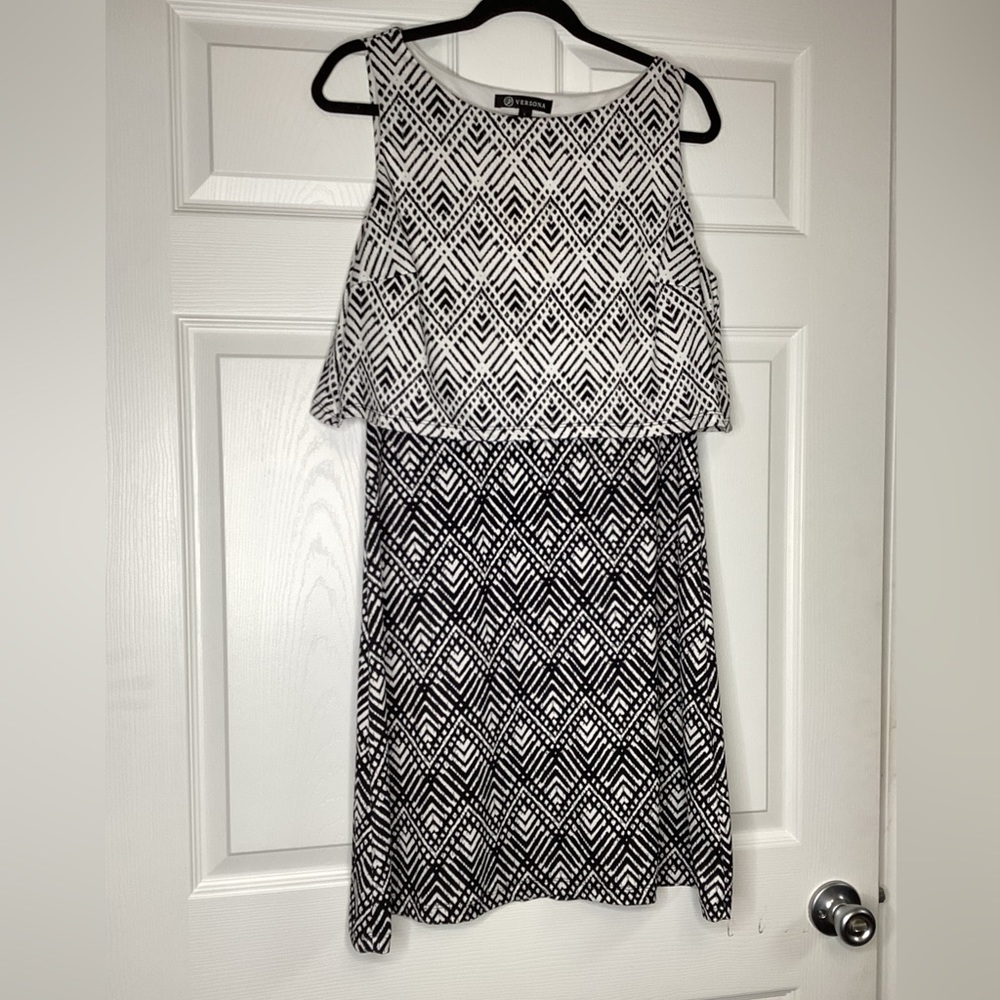 DRESS - Versona Size L